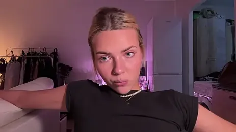 Stream-Bild von ChristelDuncombe